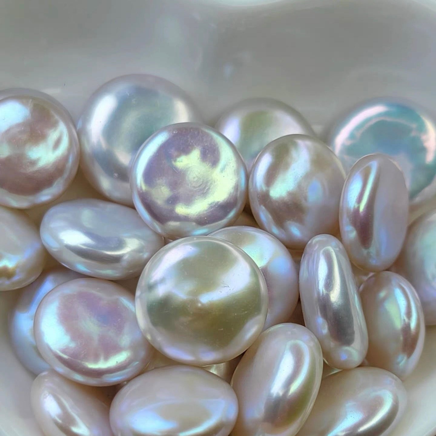 Lustrous Round Button Pearls | Live Opening