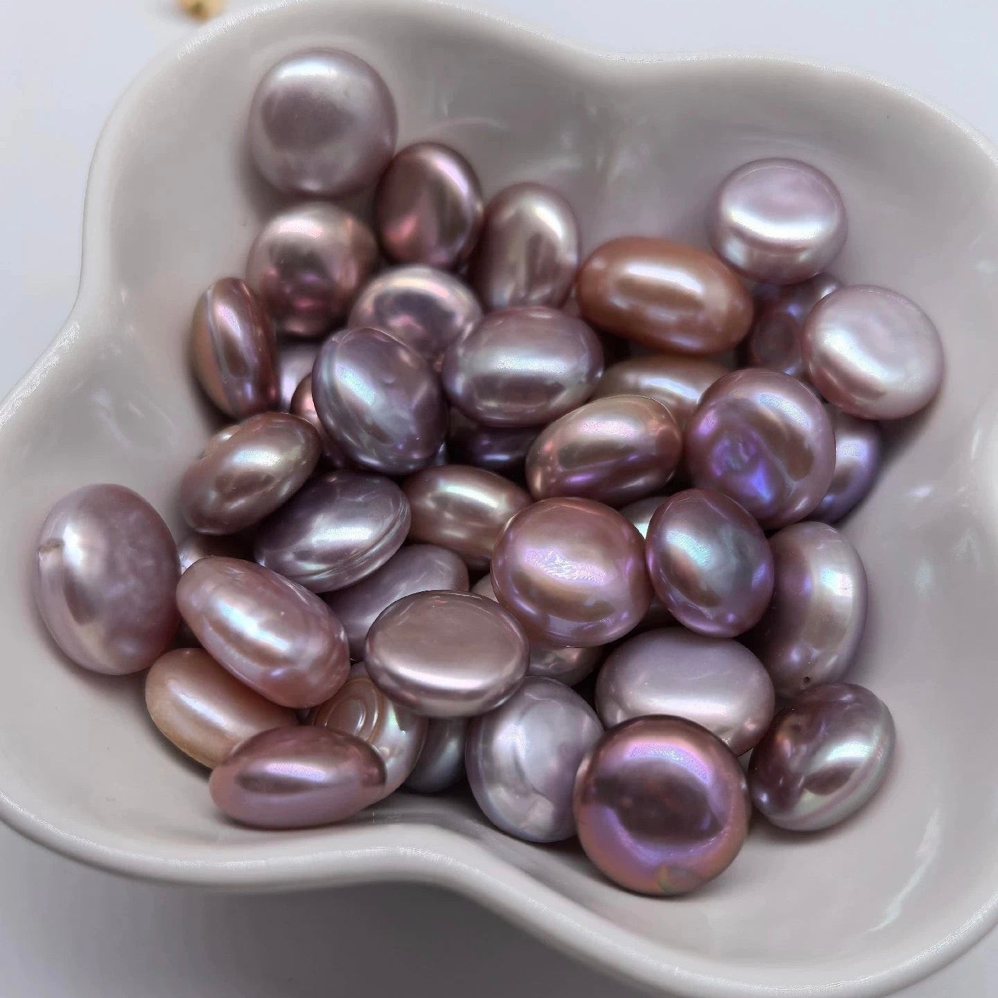 Lustrous Round Button Pearls | Live Opening